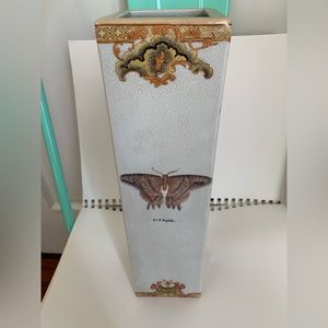 Tozai Chinoserie Peony Bird Butterfly Pear Square Crackle Vase